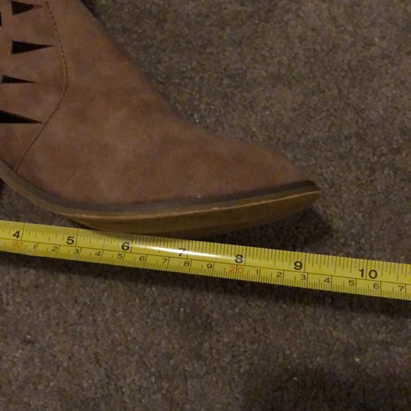 🛍 Tan Booties 🖤 - Picture 4 of 5